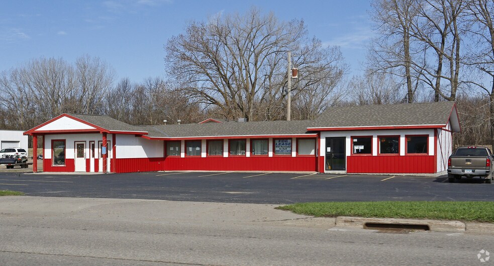 Primary Photo Of 701 W Highway 212, Montevideo Freestanding For Lease