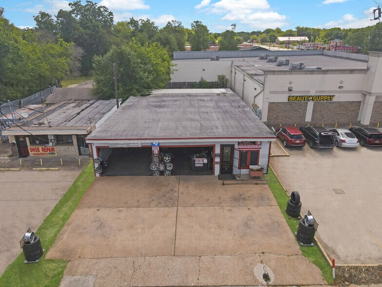 More Photos Of 9121 Cullen Blvd, Houston Auto Repair For Sale