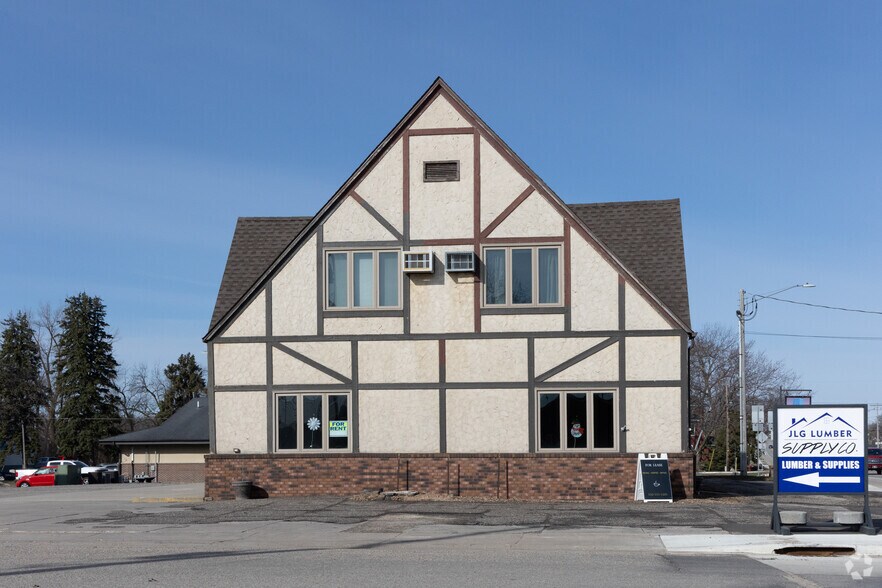 More Photos Of 400-410 Parker Ave W, Dassel Storefront Retail Residential For Lease