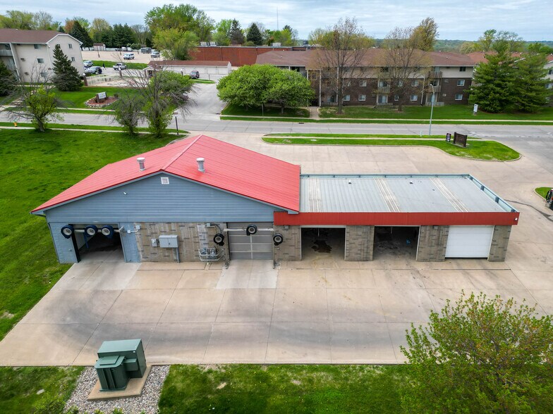 More Photos Of 875 Sherrylynn Blvd, Pleasant Hill Carwash For Sale
