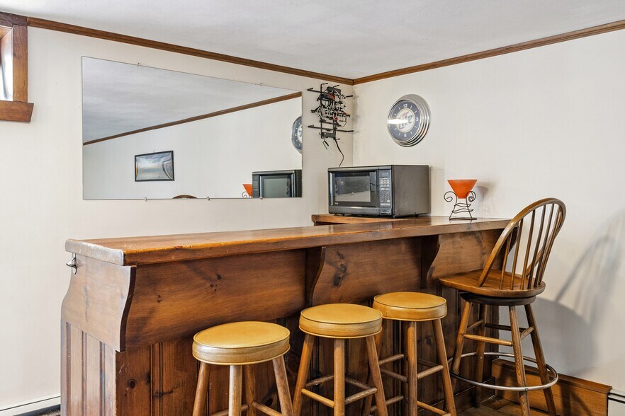 More Photos Of 344 Vt Route 100, West Dover Hotel For Sale