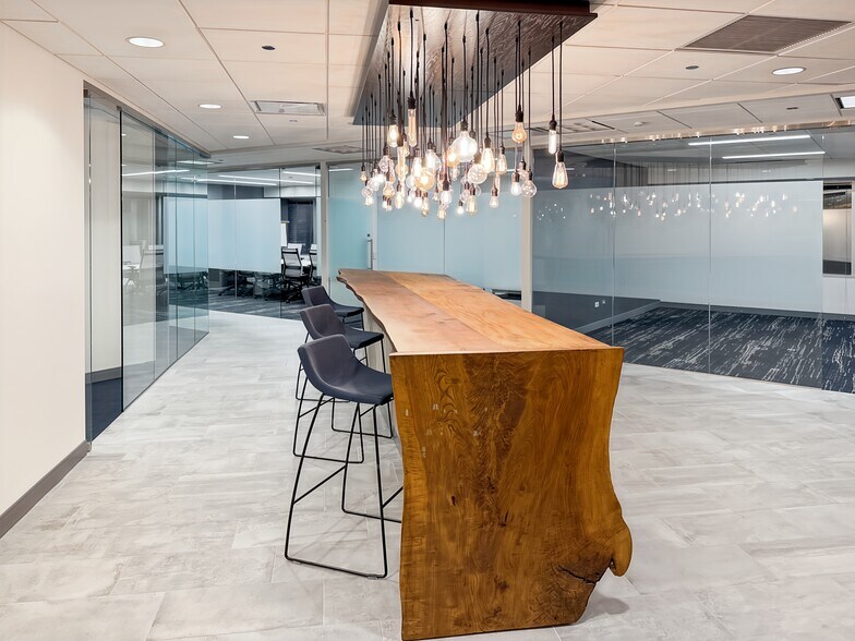 More Photos Of 150 N Michigan Ave, Chicago Coworking Space