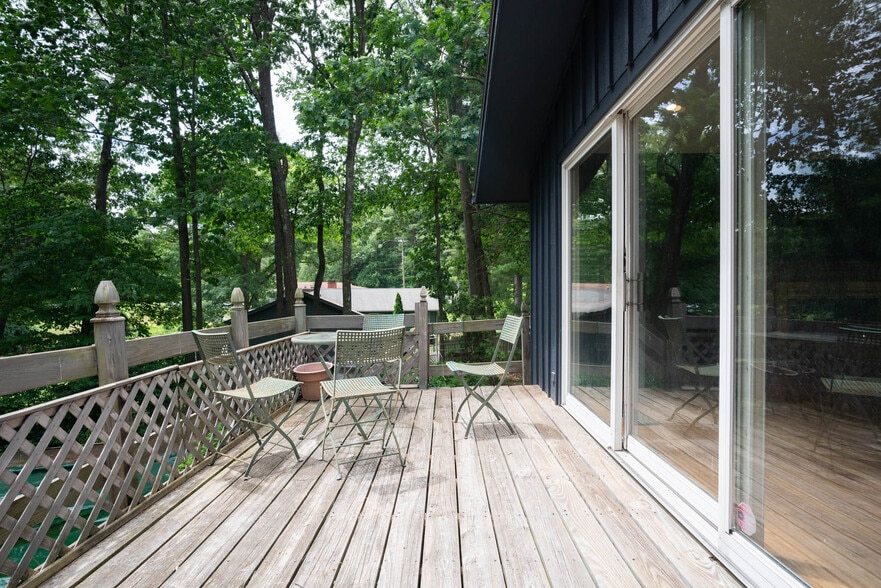 More Photos Of 228 Pattonwood Dr, Southington Multifamily For Sale