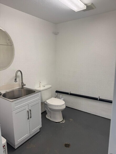 More Photos Of 2494 Kimberly Rd, Twin Falls Freestanding For Lease