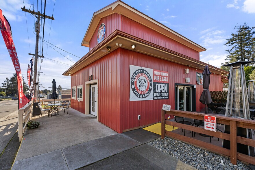 Primary Photo Of 401 Oak St, Brookings Specialty For Sale