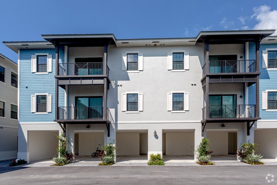 More Photos Of 201 SW Joan Jefferson Way, Stuart Apartments For Sale