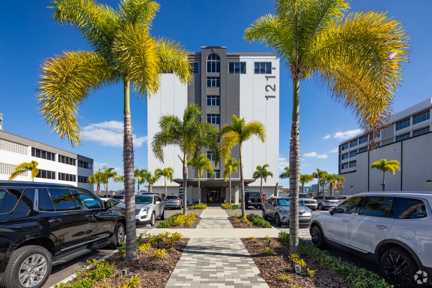 More Photos Of 1211 N Westshore Blvd, Tampa Office For Lease