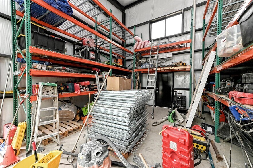 More Photos Of 451 Farrell Rd, Dripping Springs Light Distribution For Sale