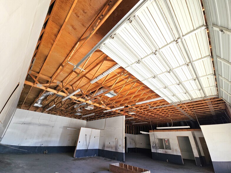 More Photos Of 1591 Ramar Rd, Bullhead City Flex For Lease