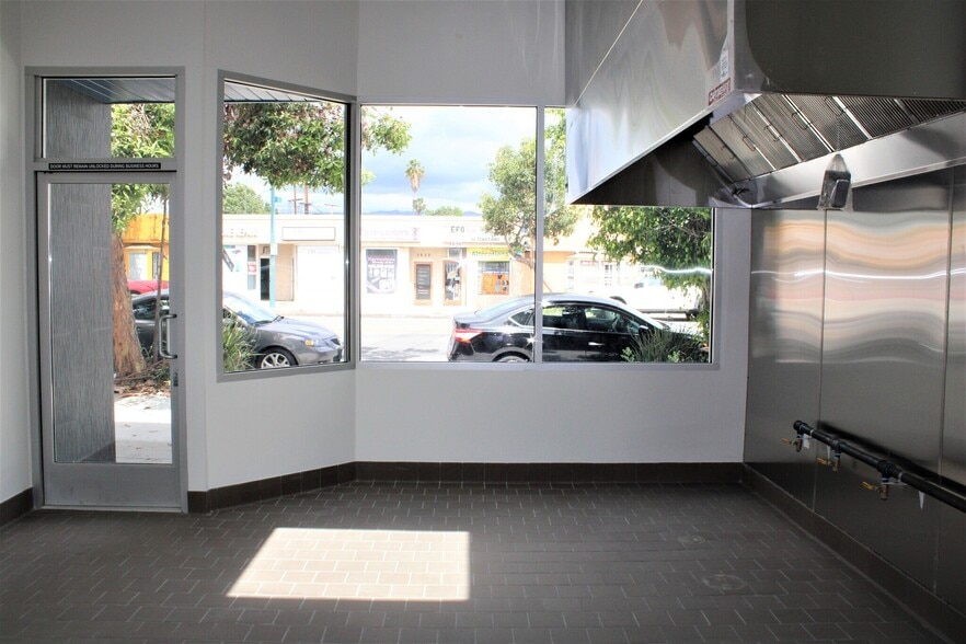 Primary Photo Of 5641-5645 Lankershim Blvd, North Hollywood Restaurant For Lease