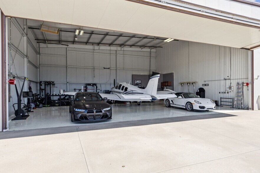 More Photos Of 15809 Addison Rd, Addison Airplane Hangar For Sale