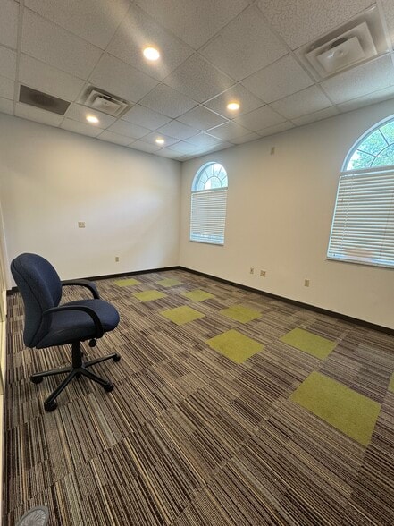 More Photos Of 15303 Amberly Dr, Tampa Medical For Lease