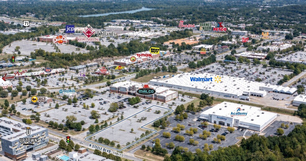 More Photos Of 3956 N Steele Blvd, Fayetteville Storefront For Lease