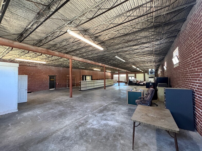 More Photos Of 344 Northside Dr, Gainesville Industrial For Sale