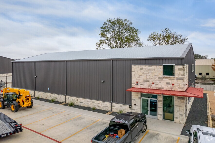Primary Photo Of 1600 Dungan Ln, Austin Unknown For Lease
