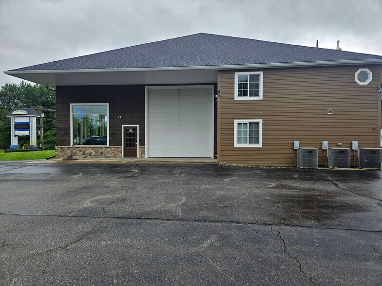 More Photos Of 28 Weirs Rd, Gilford Storefront Retail Office For Lease