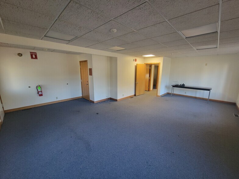 More Photos Of 221 Chelmsford St, Chelmsford Office For Lease