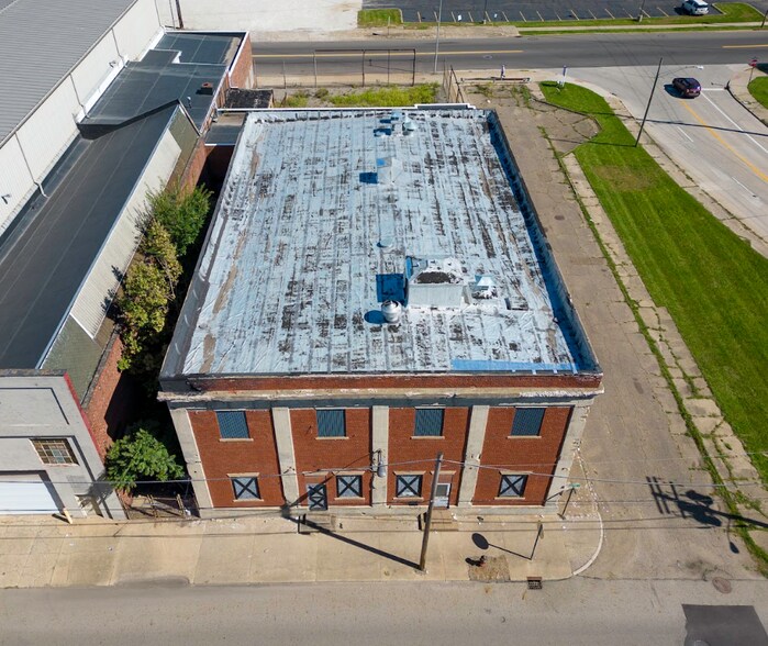 More Photos Of 715 2nd St SE, Canton Industrial For Lease