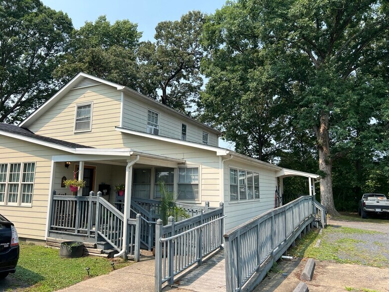 More Photos Of 4064 James Madison Hwy, Fork Union Medical For Sale
