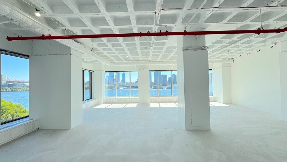More Photos Of 866 United Nations Plz, New York Office For Lease