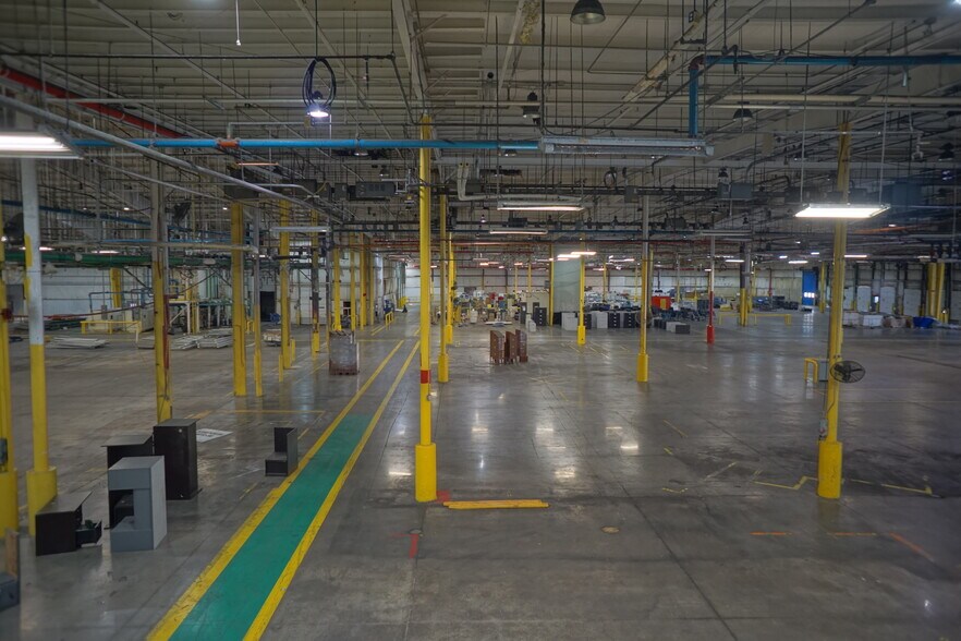 More Photos Of 850 Industrial Rd, Madisonville Manufacturing For Lease