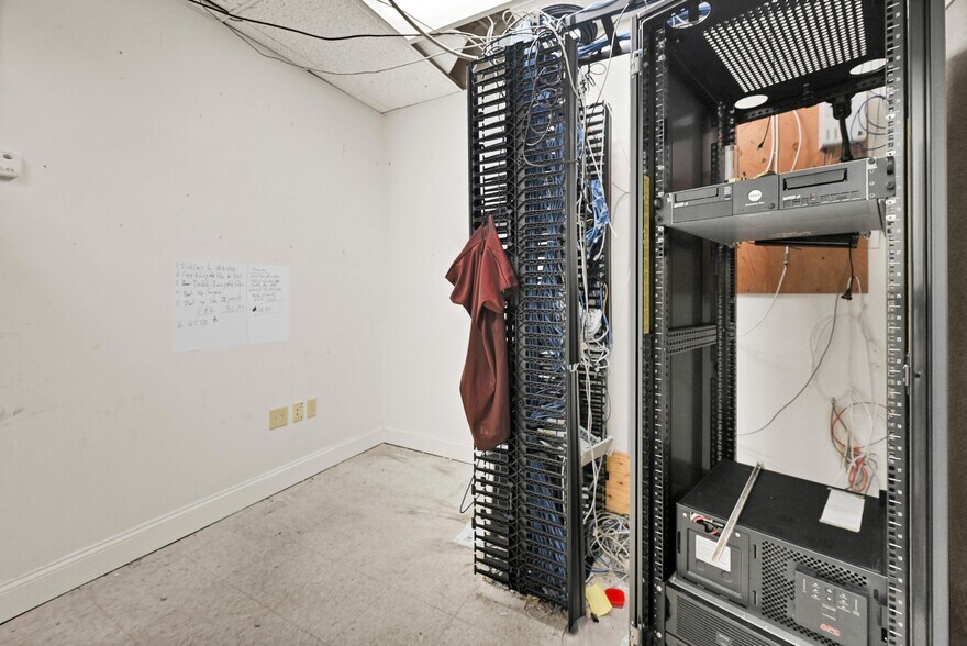More Photos Of 90 Grove St, Ridgefield Medical For Lease