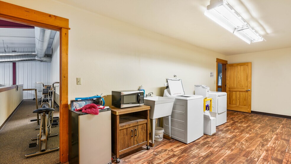 More Photos Of 500 N Front St, Townsend General Retail For Sale