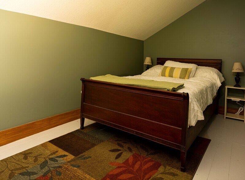 More Photos Of 323 W Wright Ave, Shepherd Specialty For Sale