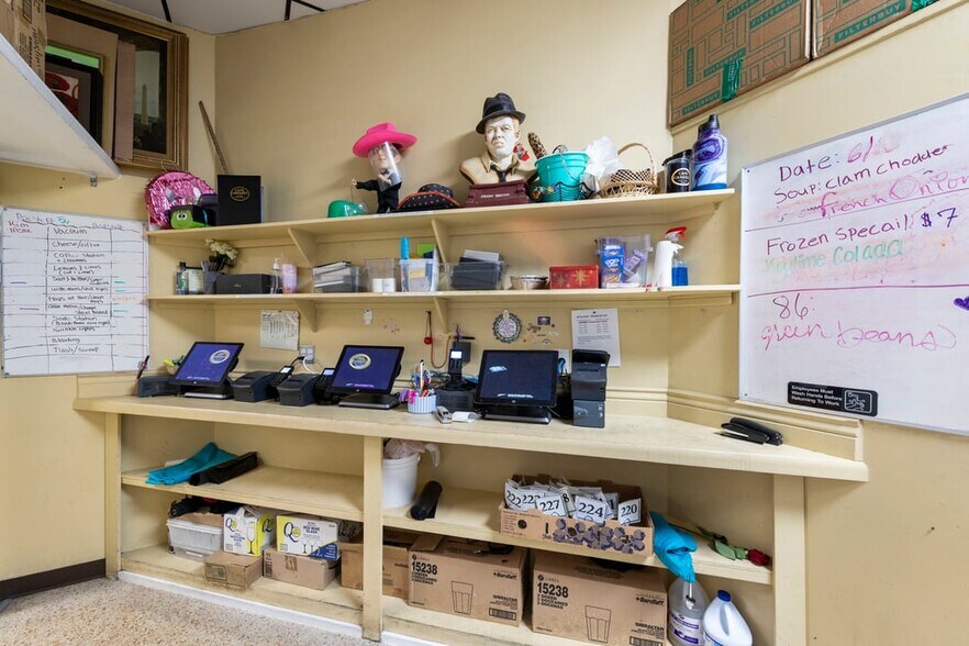 More Photos Of 4725 Vincennes Blvd, Cape Coral Restaurant For Sale