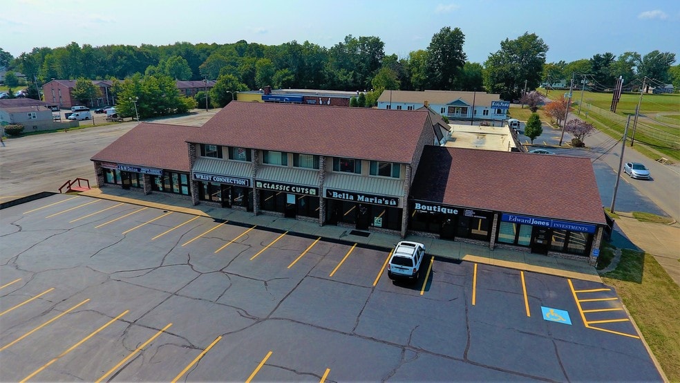 More Photos Of 7510 Market St, Youngstown Storefront Retail Office For Lease