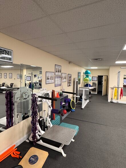 More Photos Of 1691-1699 N Bethlehem Pike, Hatfield Storefront For Lease