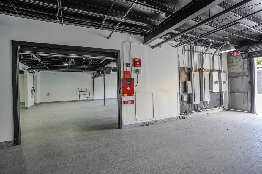 More Photos Of 2640-2646 SW 28th Ln, Miami Manufacturing For Sale