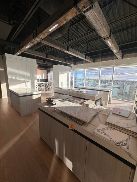 More Photos Of 3105-3223 5 Ave NE, Calgary Office For Sale