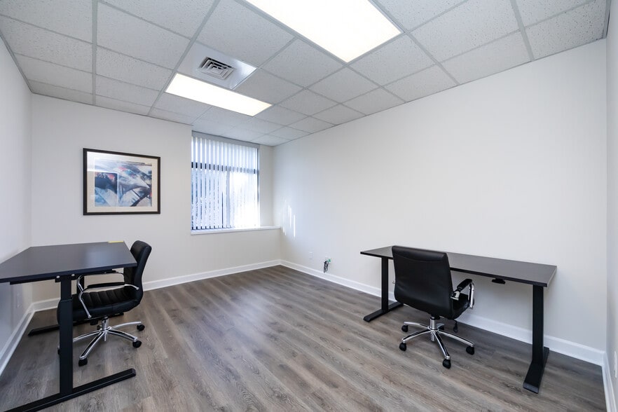 More Photos Of 10801 Johnston Rd, Charlotte Office For Lease