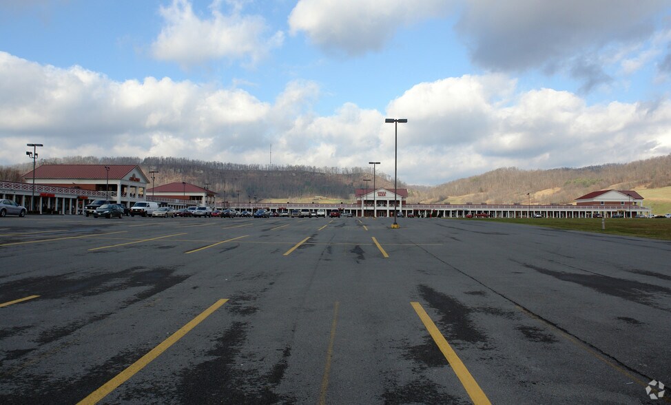 More Photos Of 245 B Skidmore Ln, Sutton Unknown For Lease