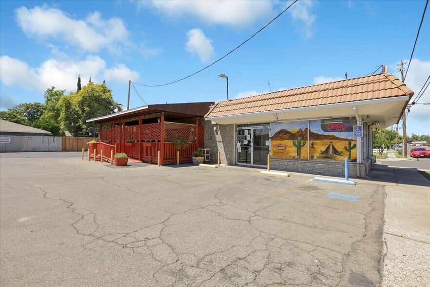 More Photos Of 120 Percy Ave, Yuba City Restaurant For Lease