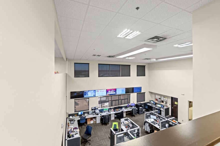 More Photos Of 12125 Jef dr, Laredo Industrial For Lease