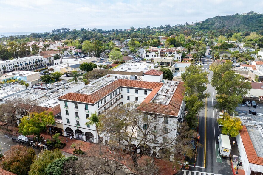 More Photos Of 527-537 State St, Santa Barbara Hotel For Lease