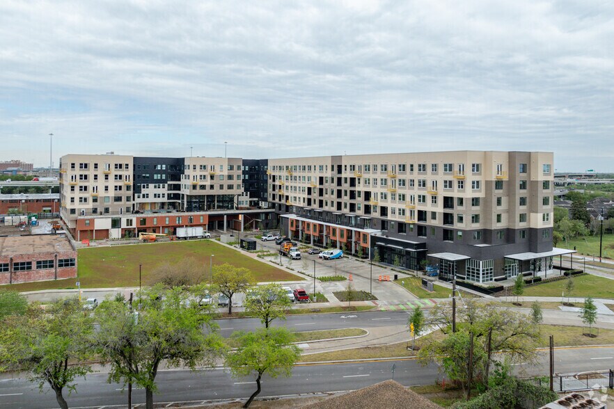 More Photos Of 2315 Navigation Blvd, Houston Apartments For Lease