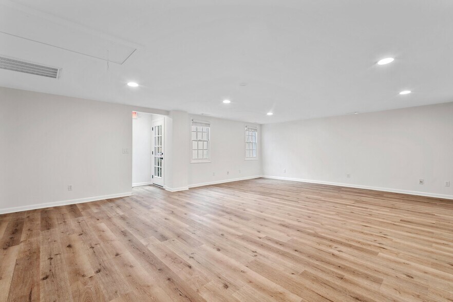 More Photos Of 609 Carteret St, Beaufort Storefront Retail Residential For Lease