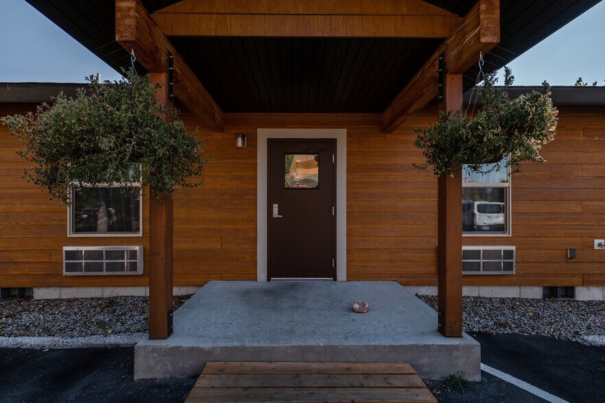 More Photos Of 229 N Hayden St, West Yellowstone Hotel For Sale