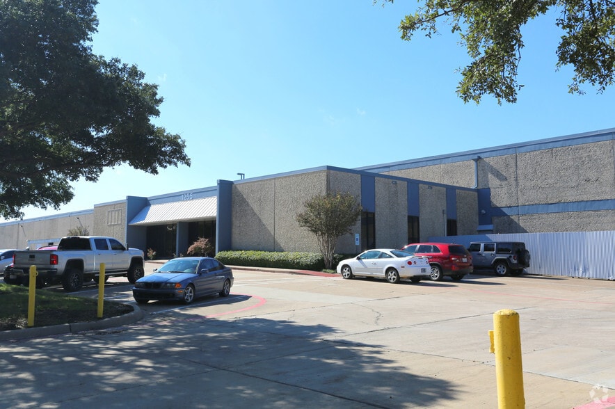 Primary Photo Of 1255 Champion Cir, Carrollton Warehouse For Lease