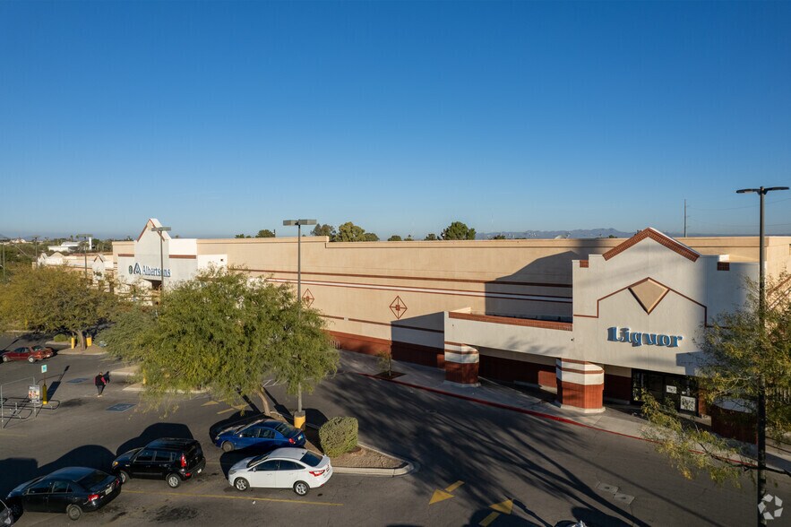 More Photos Of 1350-1380 N Silverbell Rd, Tucson Unknown For Lease