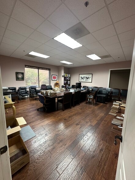 More Photos Of 3371 Martin Farm Rd, Suwanee Warehouse For Sale