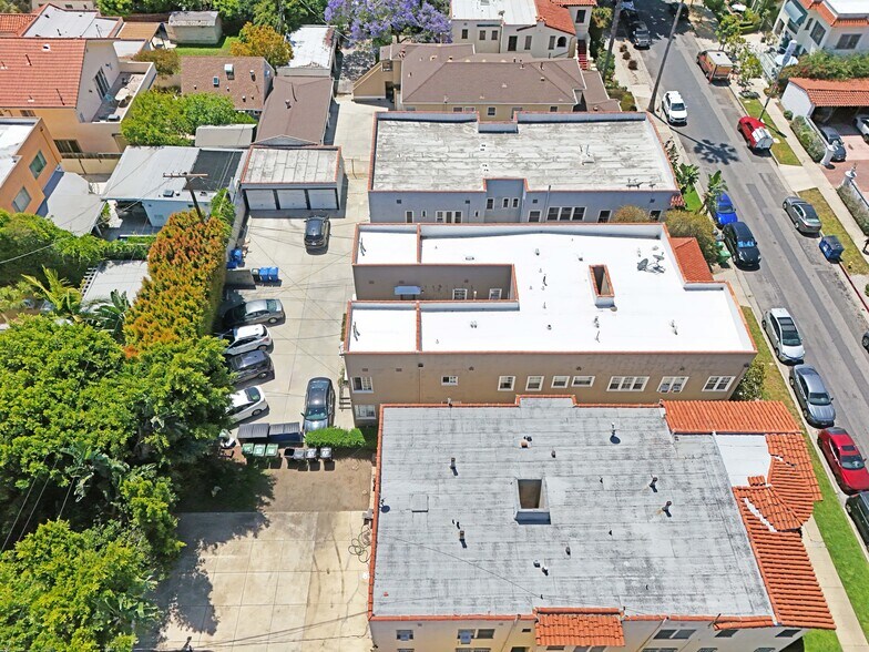 More Photos Of 636 N Spaulding Ave, Los Angeles Apartments For Sale