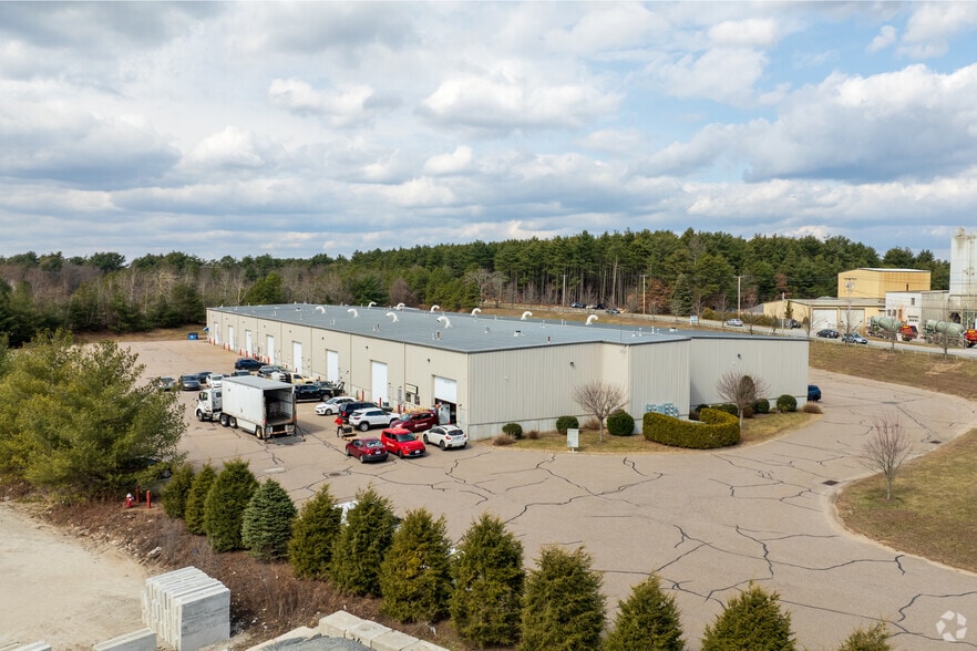 More Photos Of 215 Plain St, North Attleboro Warehouse For Lease