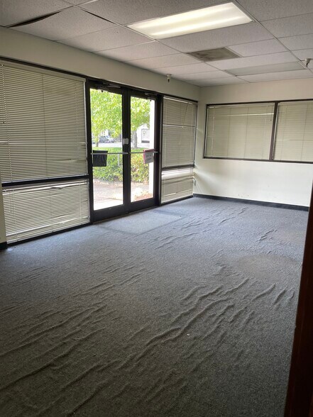 More Photos Of 1602 Pike St NW, Auburn Research And Development For Lease