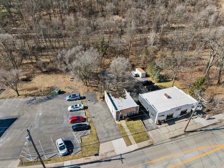 More Photos Of 450 Castle Shannon Blvd, Pittsburgh Storefront For Sale