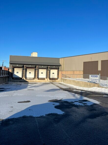 More Photos Of 11500 St Sainte-Catherine E, Montréal Industrial For Sale