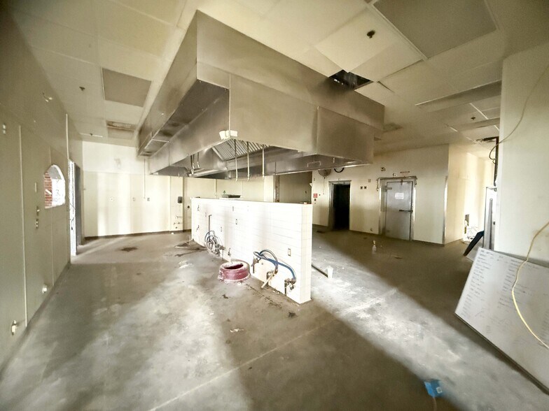 More Photos Of 2205 3rd Ave S, Birmingham General Retail For Lease